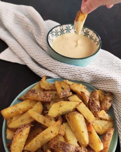 patatas deluxe untadas en salsa de mostaza